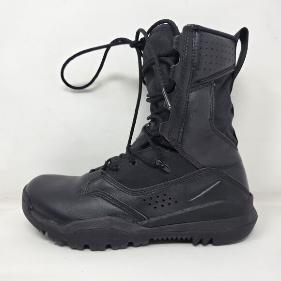 Nike 8\